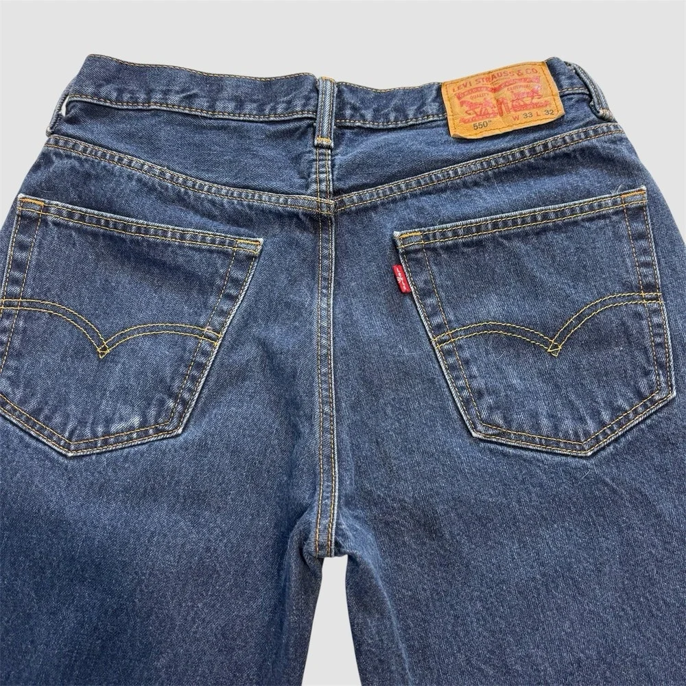 Levi's 550 Jeans 32x30 (Tag 33x32) Tapered Relaxed Fit Medium Wash